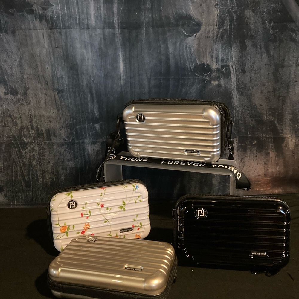 Stylish Hard Shell Clutch Bags